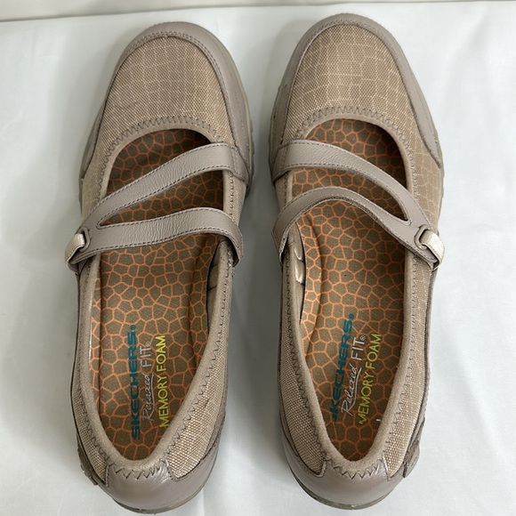 Skechers Relaxed Fit Memory Foam Women’s Size 8 Shoes - Picture 8 of 11